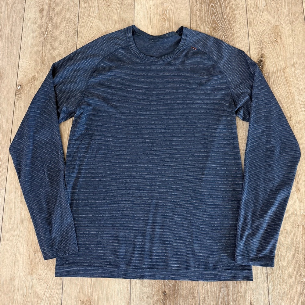 Men's Lululemon Navy Blue Long Sleeve Workout T Shirt Size Large